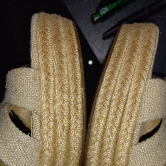 Michael Kors Natural Woven Wedges - Picture 8 of 12